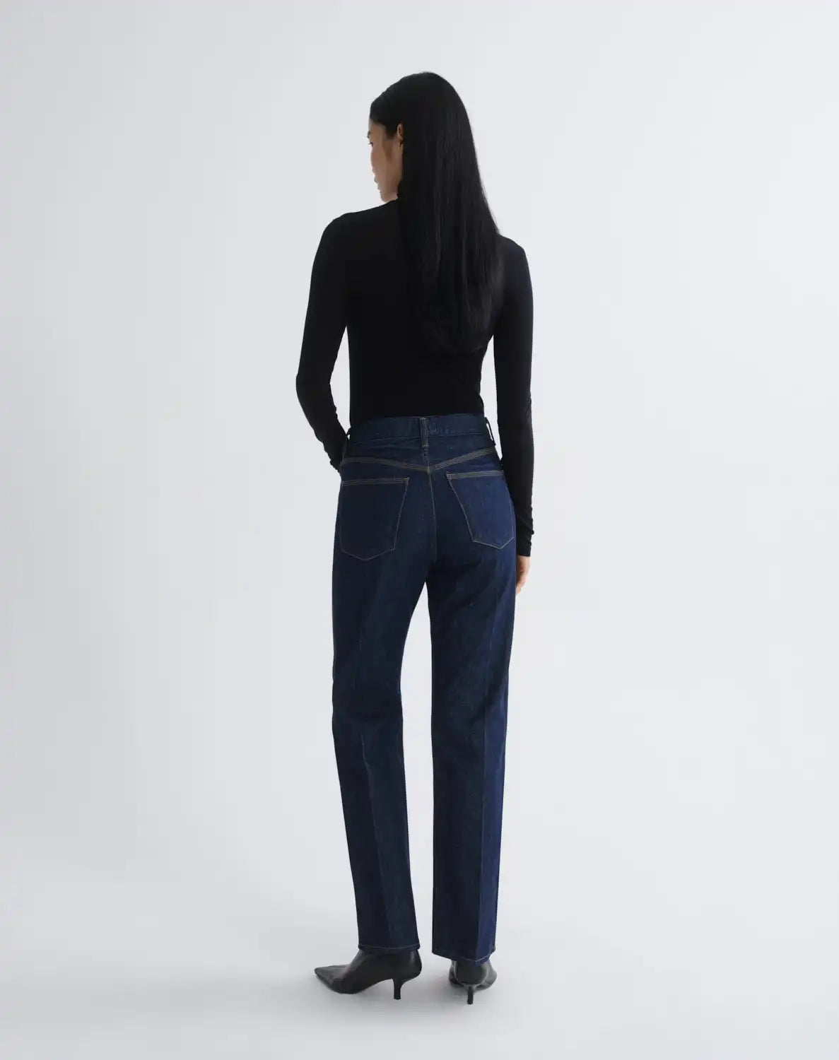 Pascale Turtleneck in Obscura