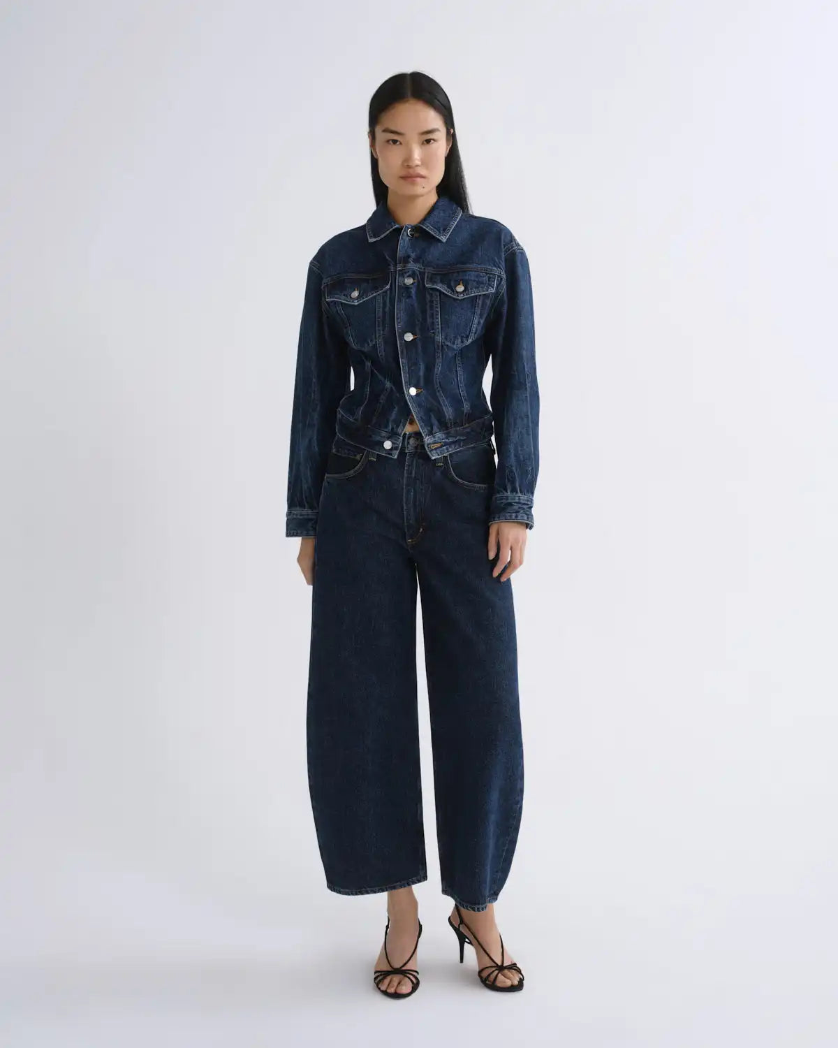 Low Curve Crop Jean in Pendulum
