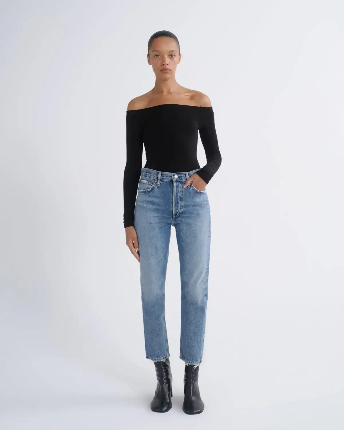 Riley High Rise Straight Crop in Frequency