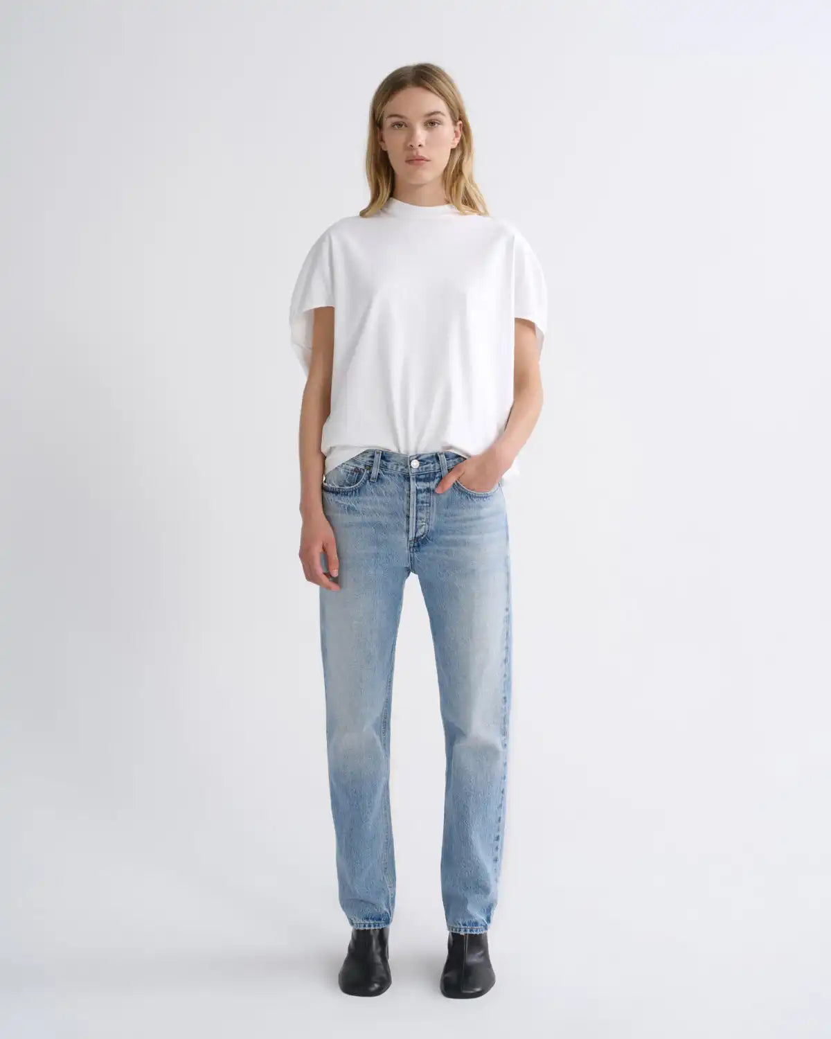 Romney Jean (Weightless) in Stream