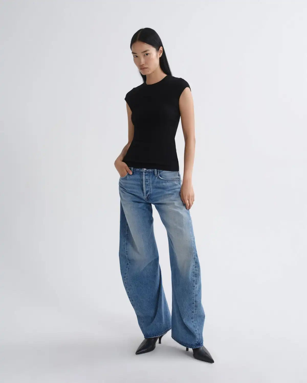 Spiral Jean (Weightless) in Venture