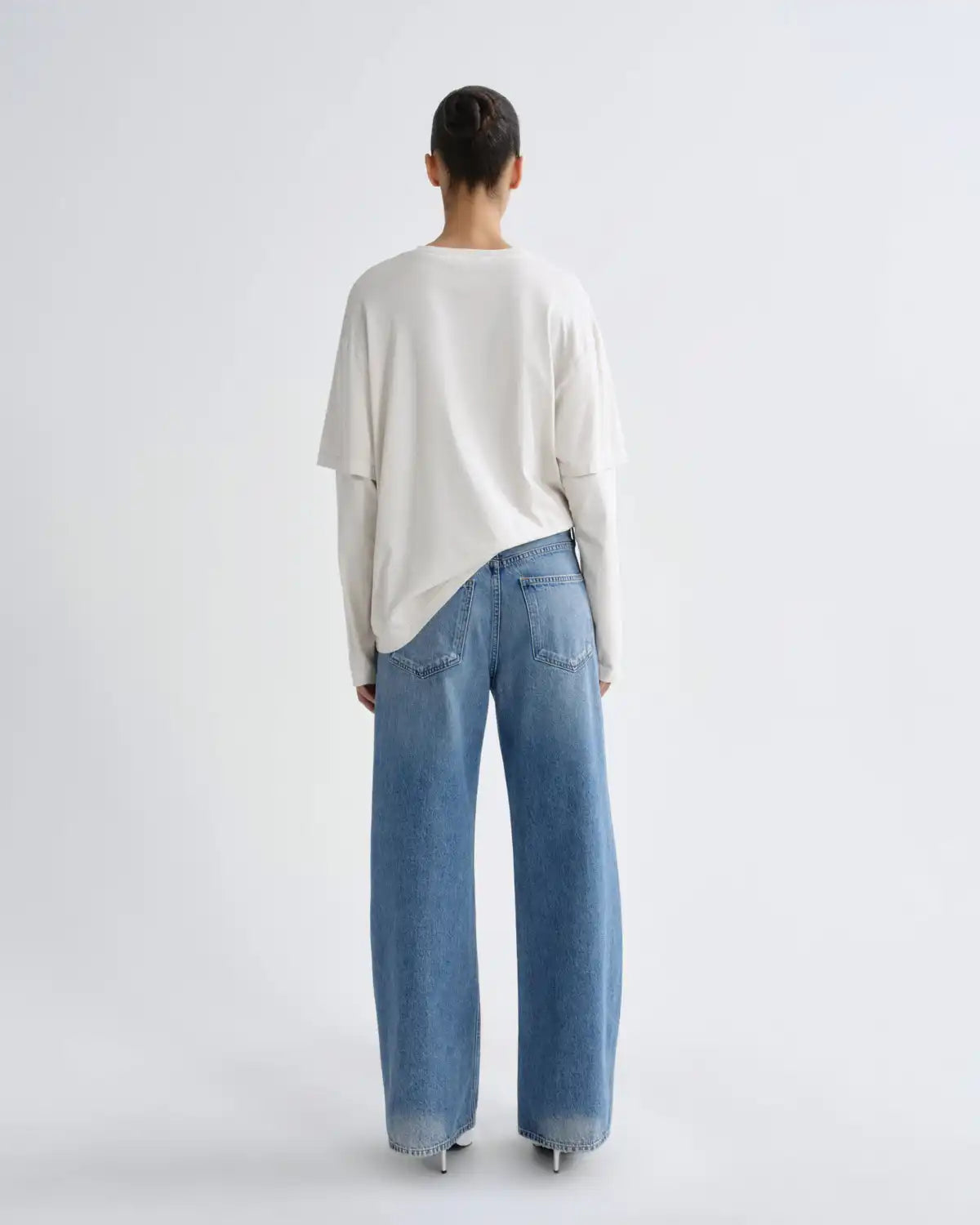 Low Curve Jean (Weightless) in Venture