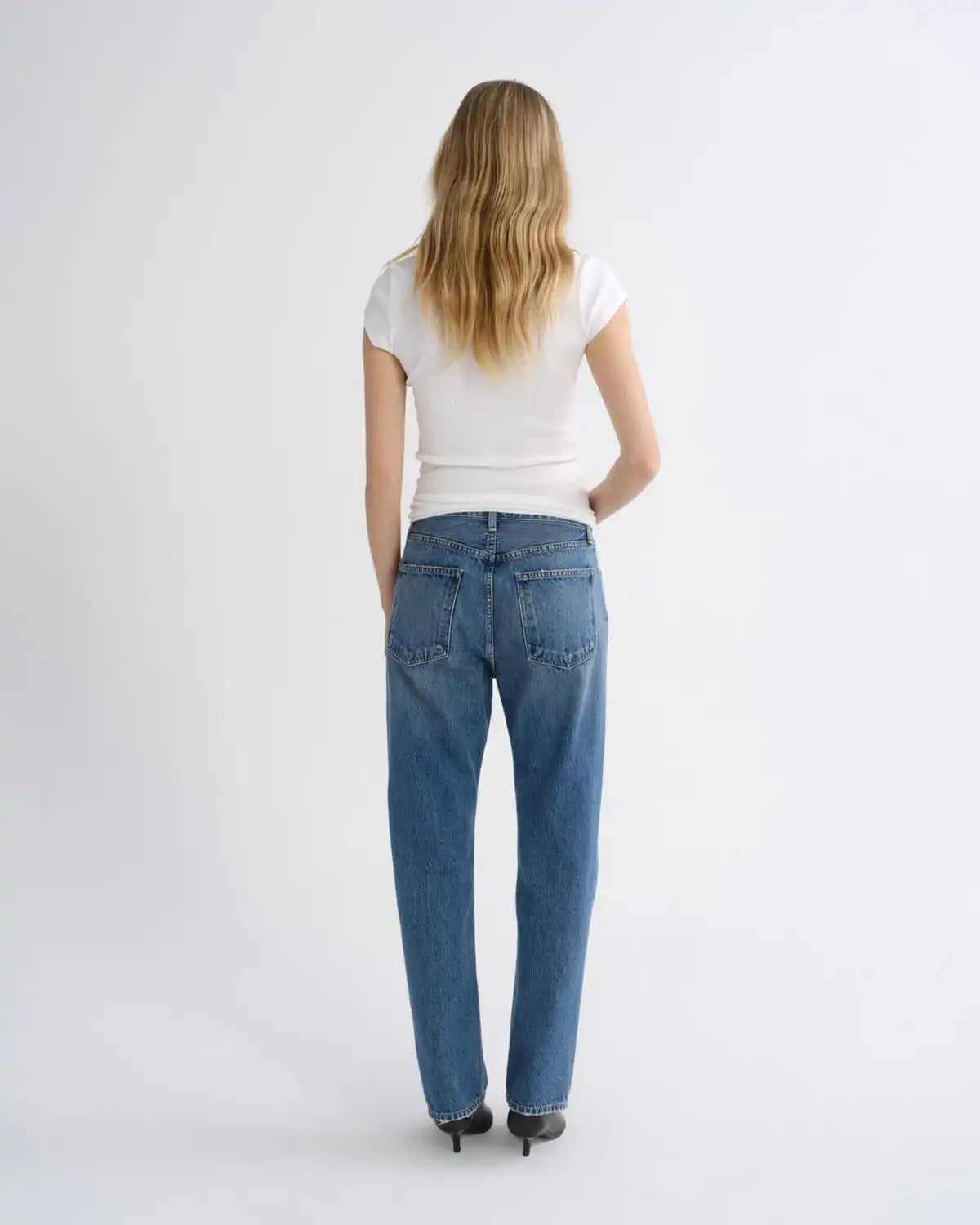 90's Pinch Waist High Rise Straight (Weightless) in Circulate