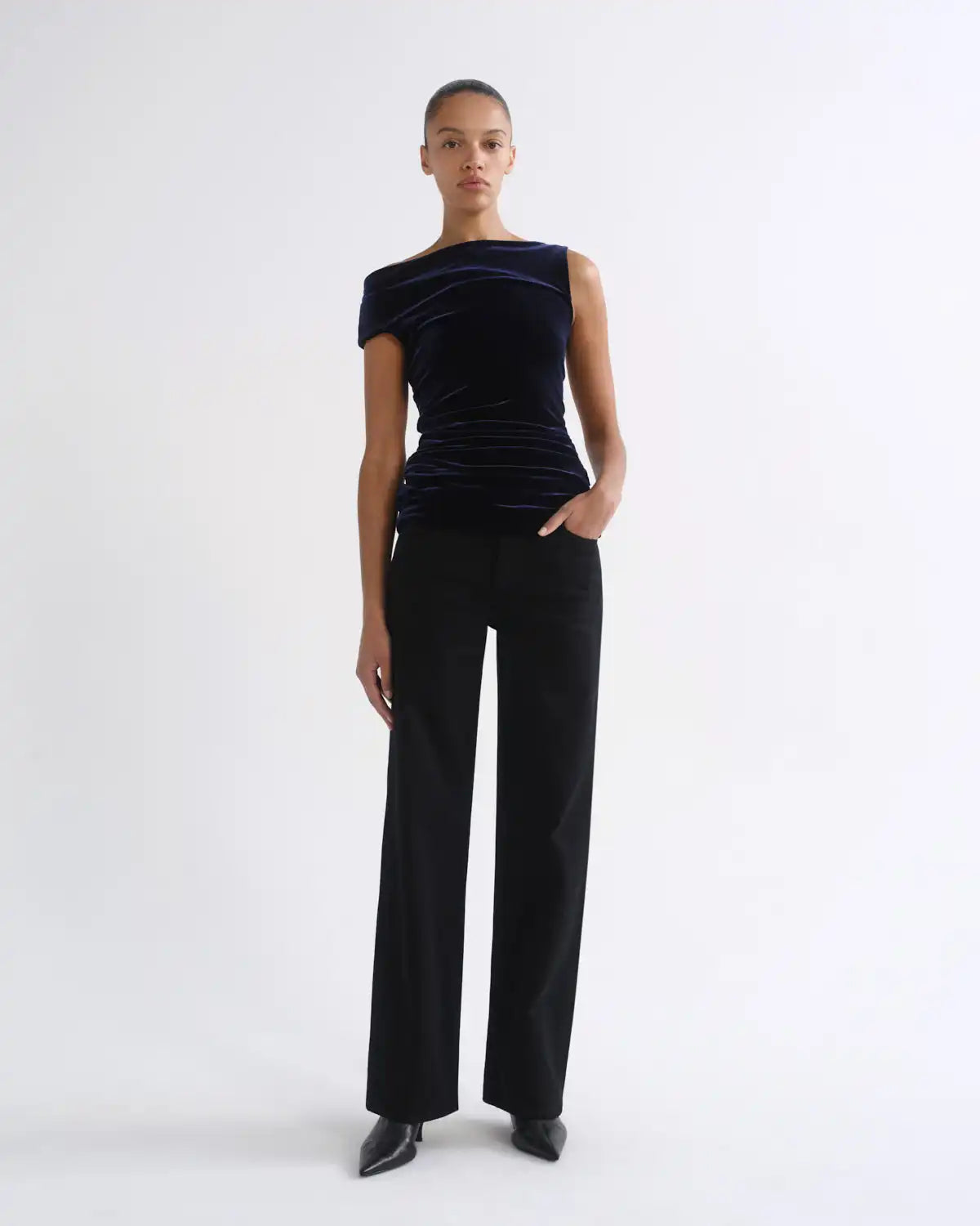 Harper Straight Jean (Weightless Stretch) in Immersion