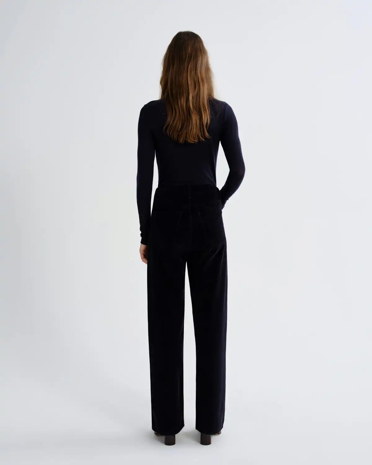 Ren Jean 32"(Corduroy) in Obscura