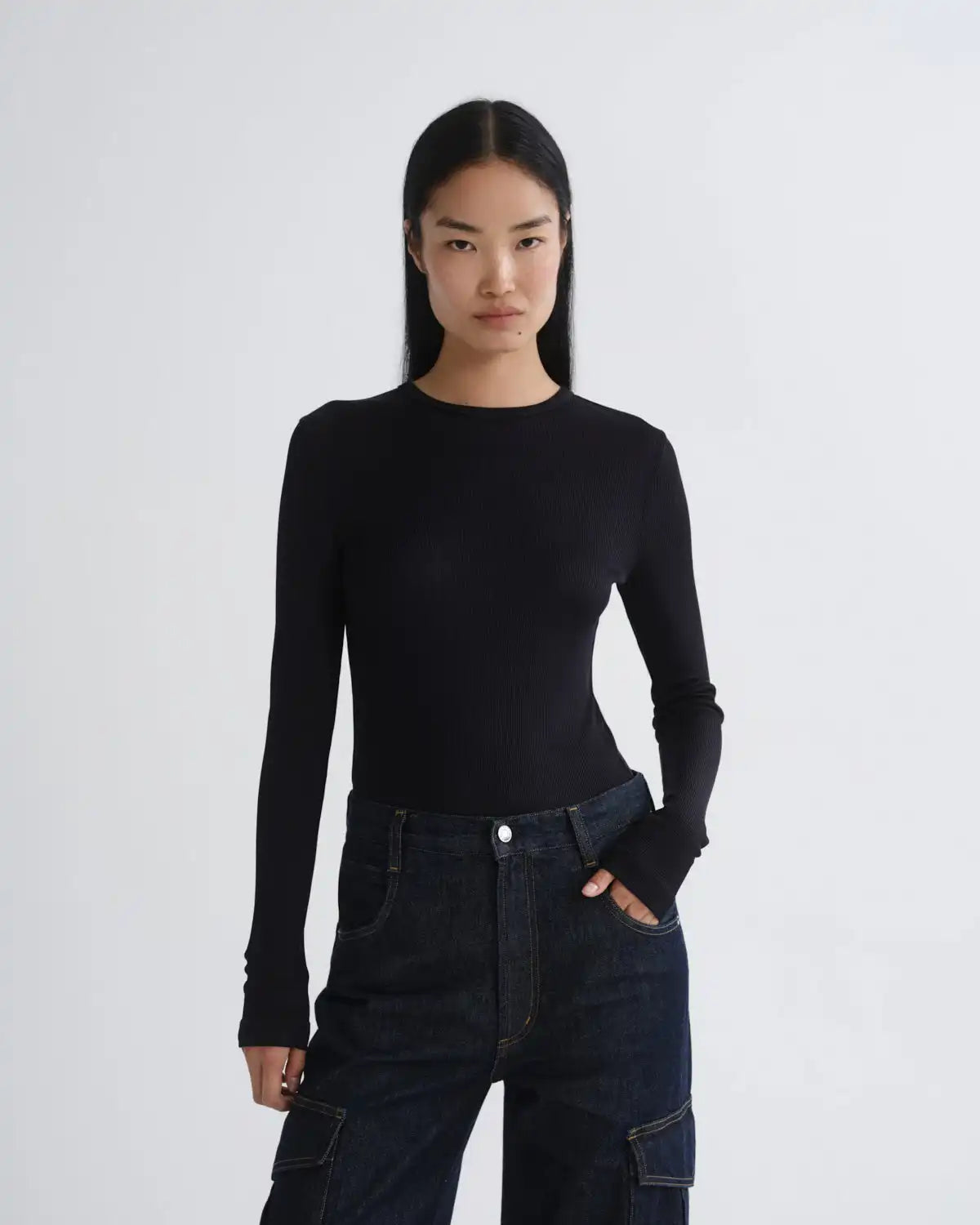 Delphi Slim Tee (Viscose) in Obscura