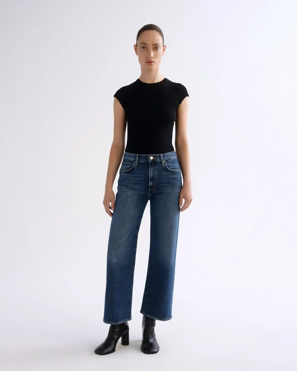 Harper Crop Jean (Weightless Stretch) in River