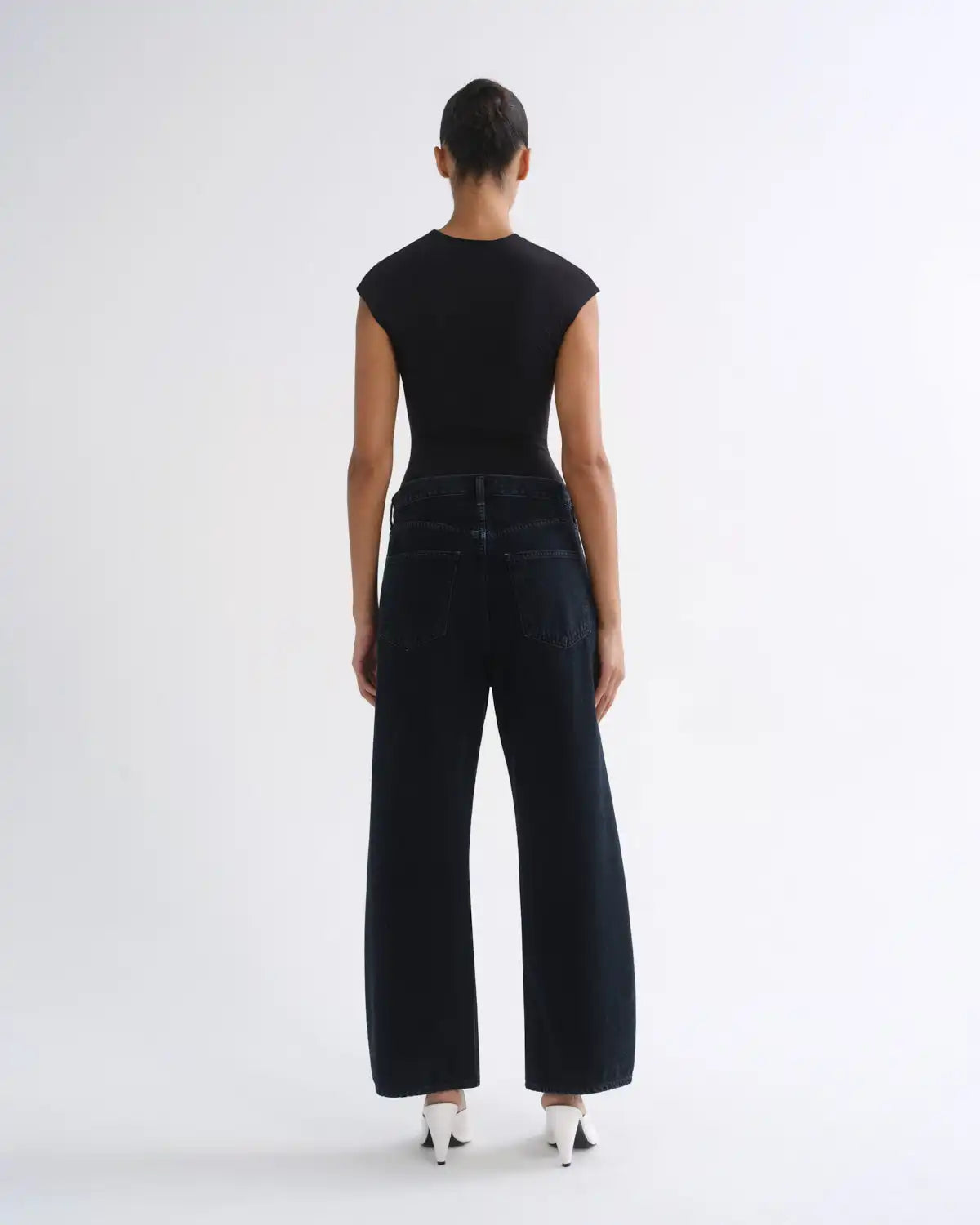Low Curve Crop Jean (Weightless) in Crushed
