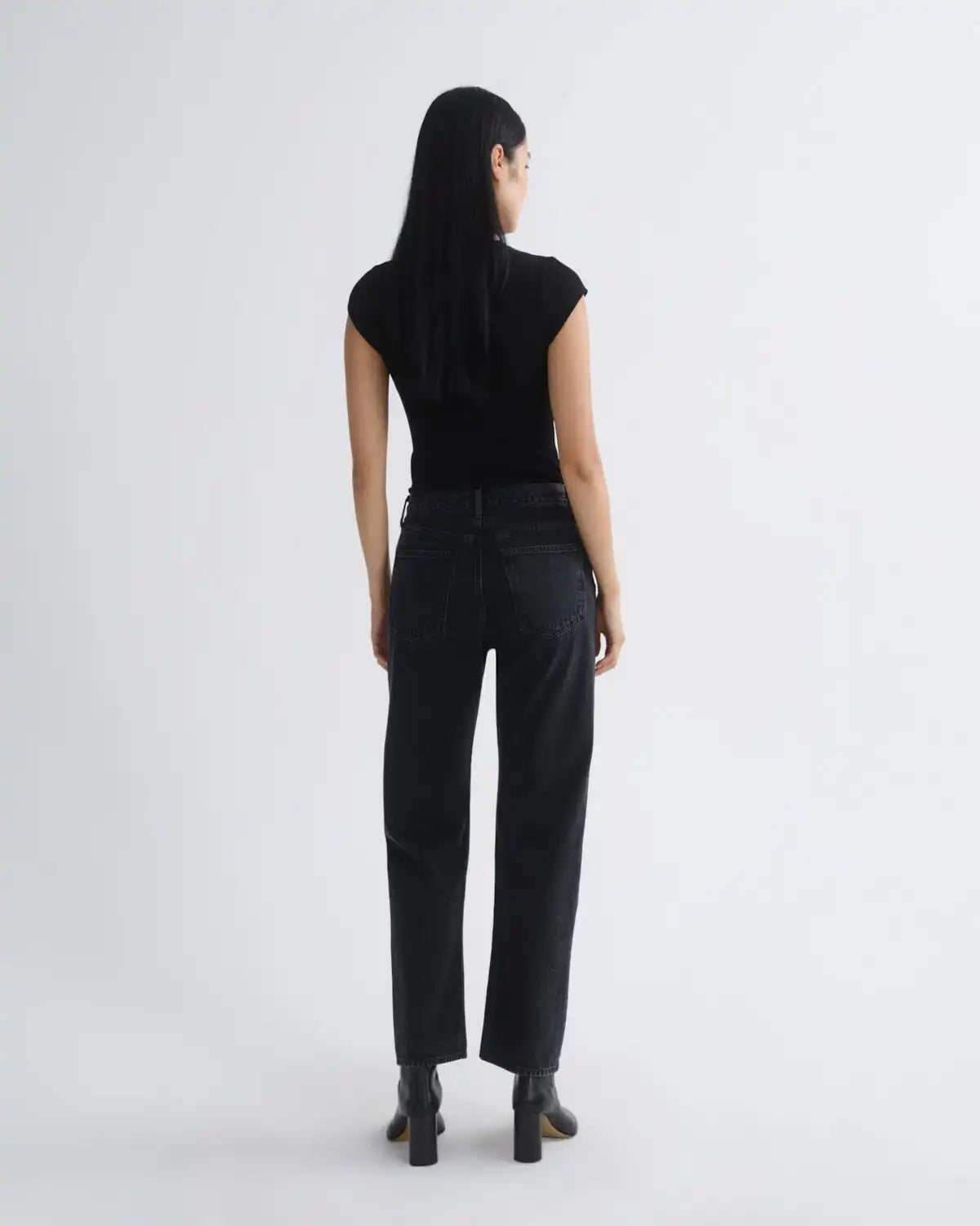 90's Pinch Waist High Rise Straight (Weightless) in Vanta