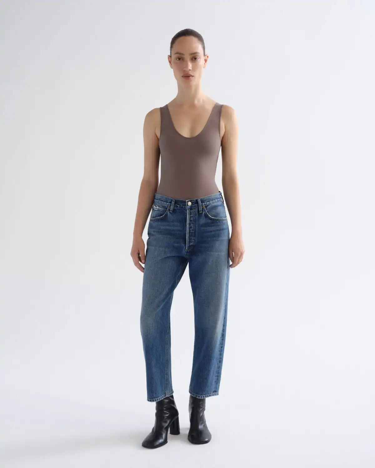 90's Crop Mid Rise Straight in Bounty