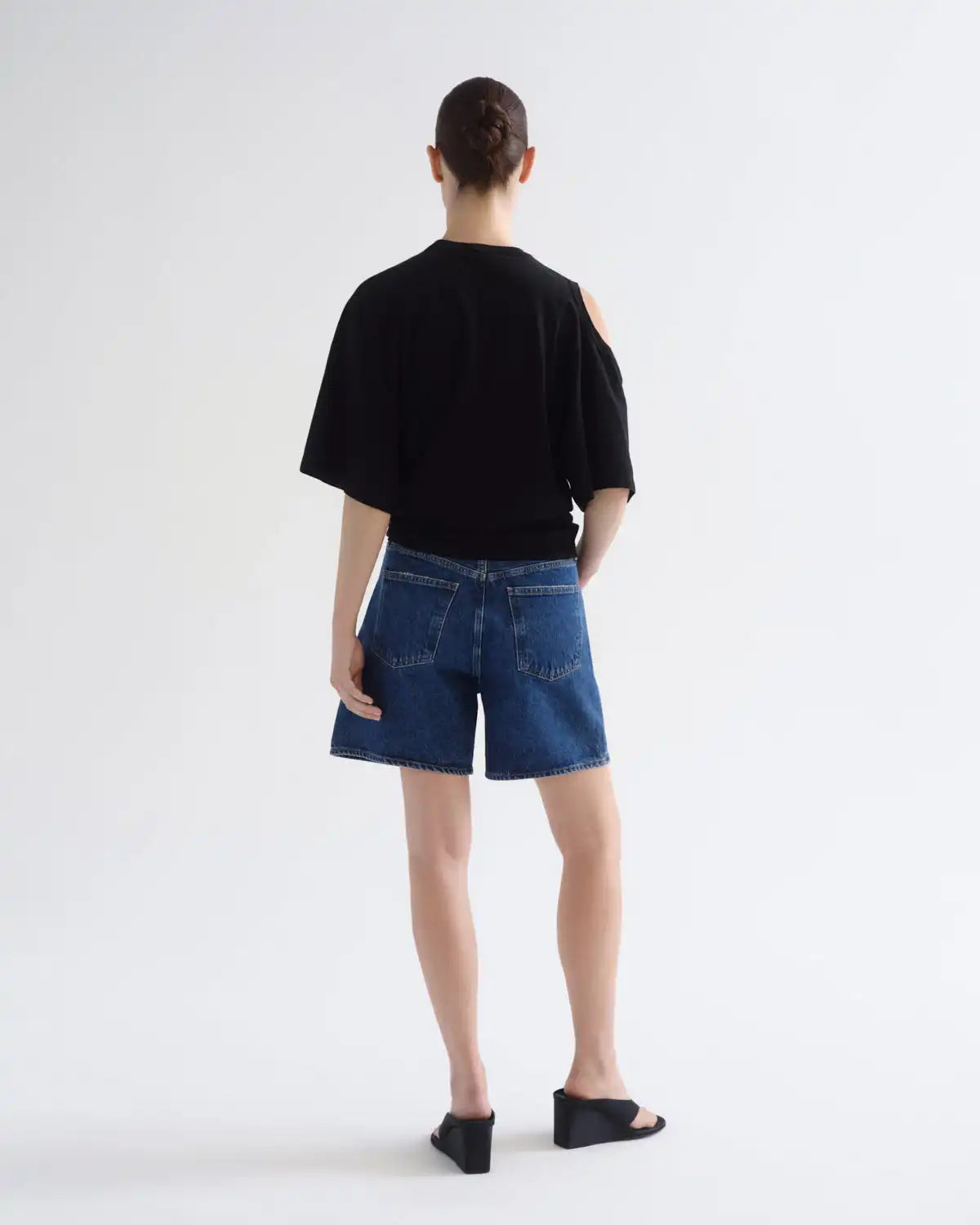 Dame Short in Enamour