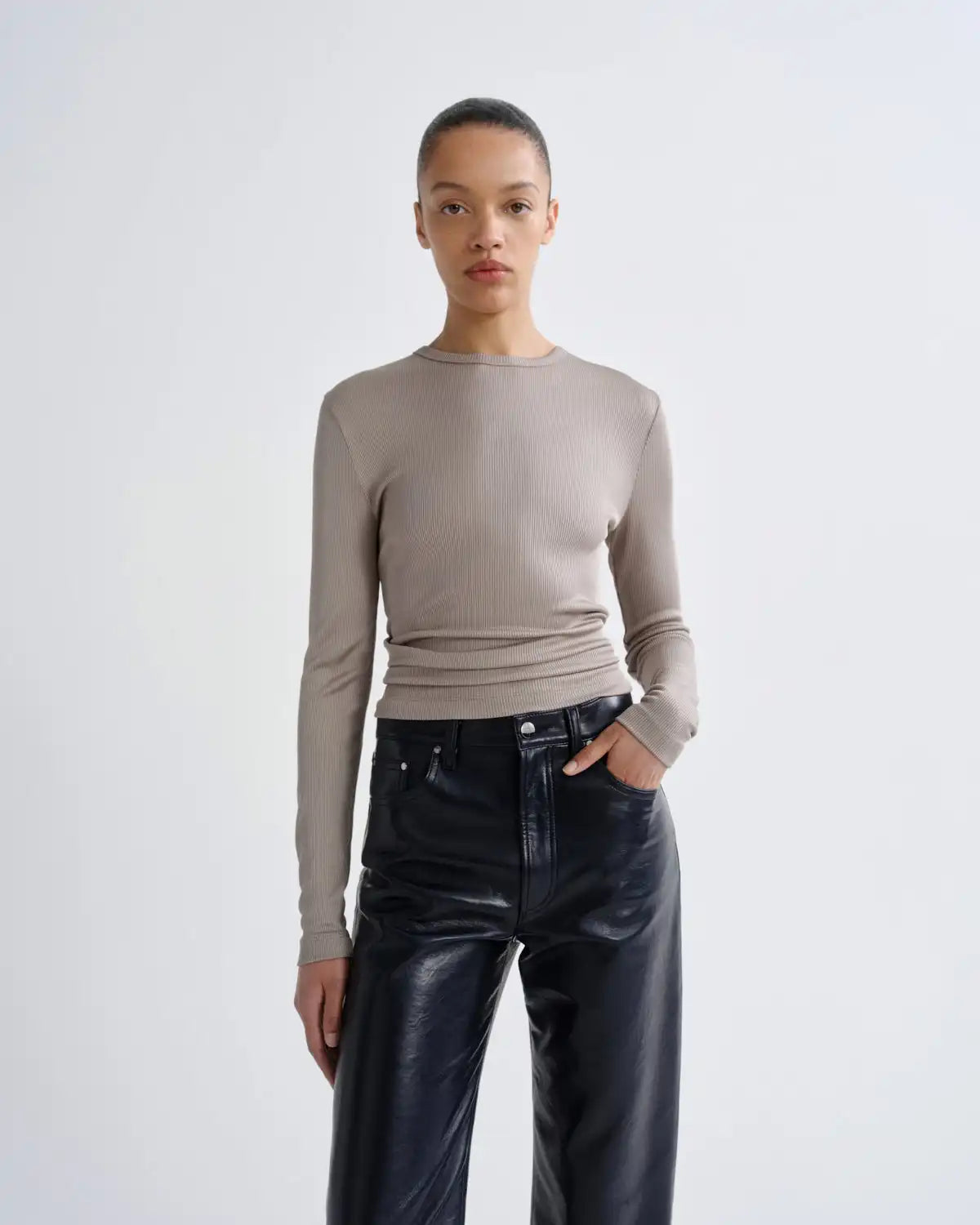 Delphi Slim Tee (Viscose) in Taupe